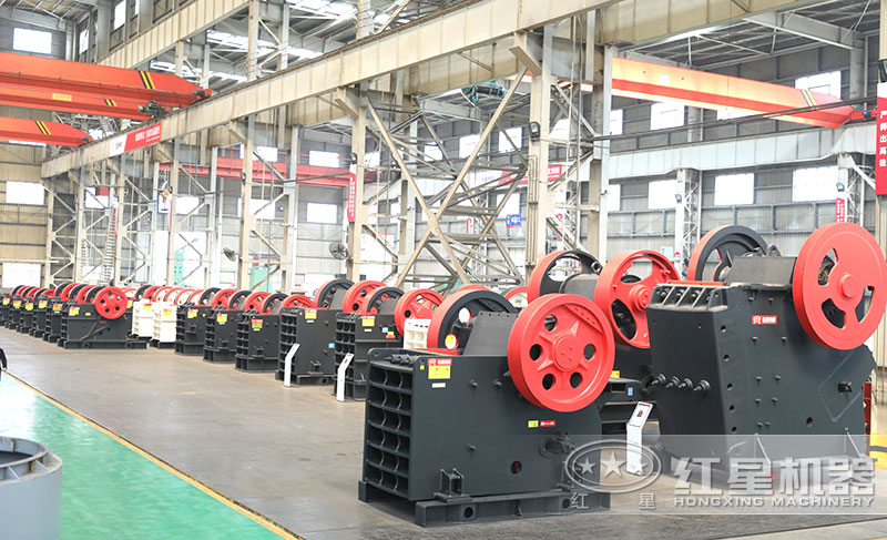 煤礦破碎機(jī)廠(chǎng)家-紅星機(jī)器車(chē)間展示