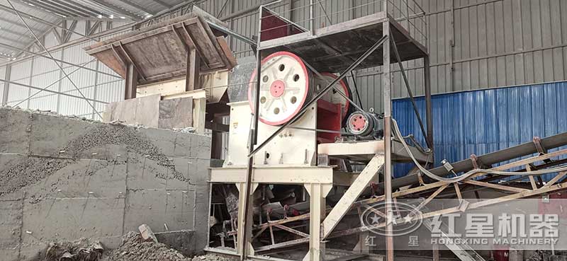 PE400顎式破碎機(jī)體積小，安裝現(xiàn)場(chǎng)