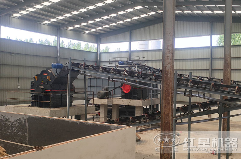 1212破碎機(jī)工作現(xiàn)場圖片