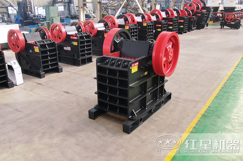 顎式煤矸石破碎機(jī)圖片 顎式煤矸石破碎機(jī)圖片