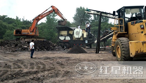 紅星車載型破石設備作業(yè)現(xiàn)場 紅星車載型破石設備作業(yè)現(xiàn)場