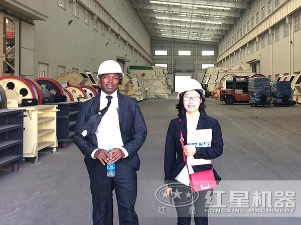 國外友人前來參觀紅星廠家 國外友人前來參觀紅星廠家