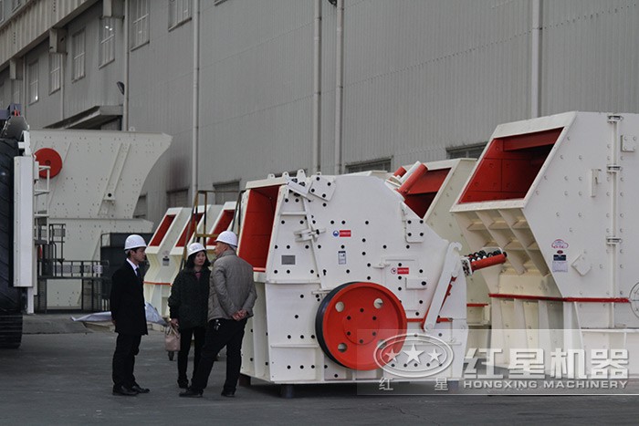 客戶來廠考察，技術(shù)經(jīng)理陪同