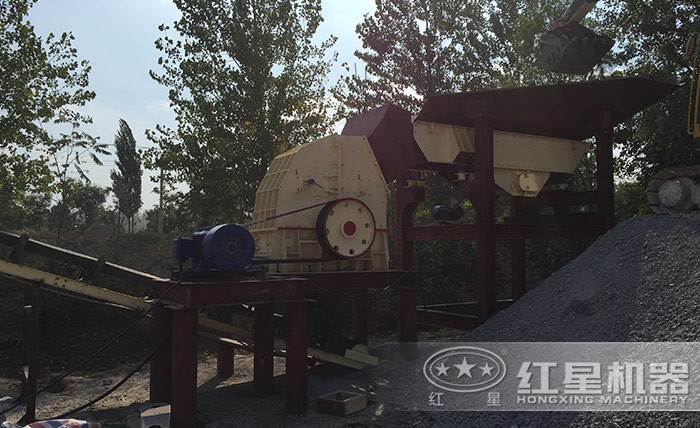 河北環(huán)保型錘式碎石機(jī)現(xiàn)場 河北環(huán)保型錘式碎石機(jī)現(xiàn)場
