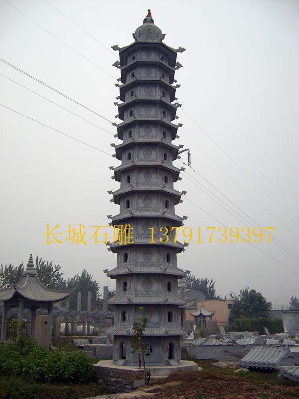 石雕塔也可以成為佛塔，因?yàn)橐话愣及惭b在寺院里