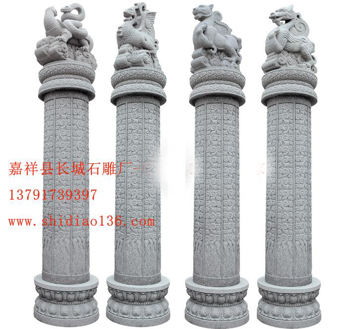 石雕四大神獸在擺放的位置上也是有講究的，東為青龍，西為白虎，南為朱雀，北為玄武。我國(guó)講究的是風(fēng)水，所以都要按照風(fēng)水的最佳位置擺放四大神獸雕刻。而四大神獸的雕刻更是我國(guó)石雕藝術(shù)的一種文化體現(xiàn)。