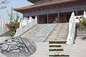 寺院石雕御路欄桿，更添一份古樸和莊嚴(yán)